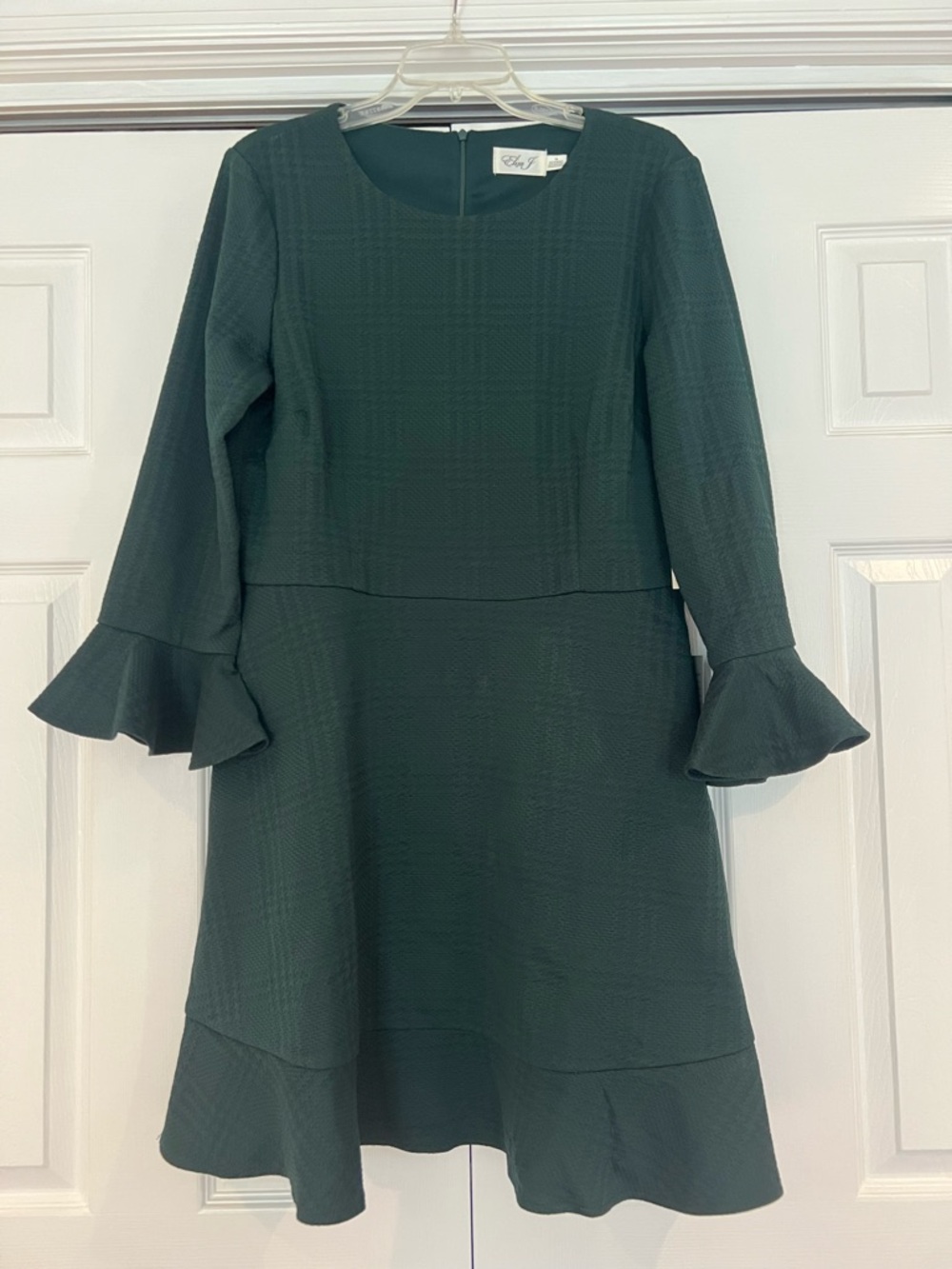 NWT Eliza J Hunter Green Ruffle-Sleeve Dress